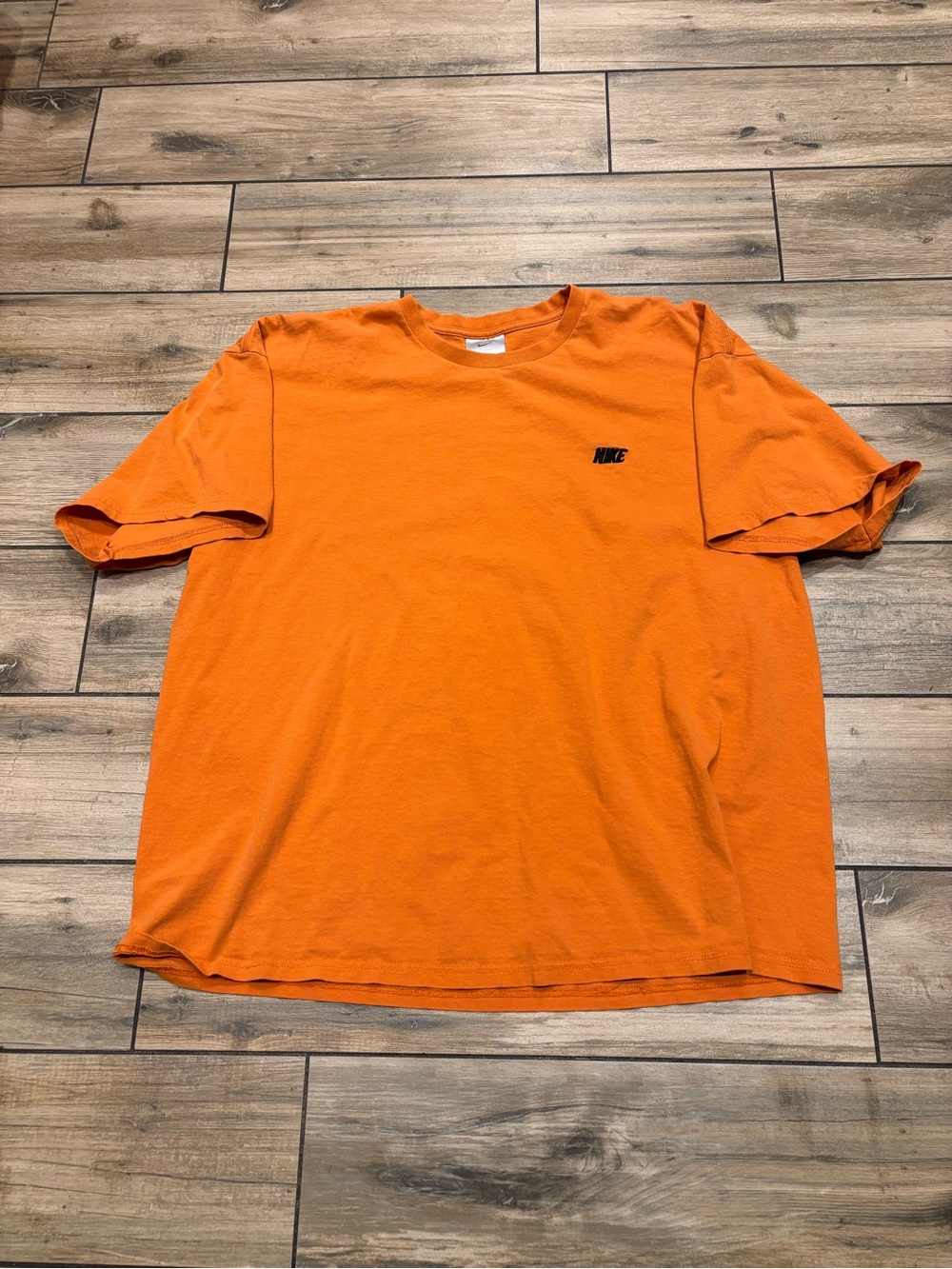 Vintage Y2K Nike Silver Tag Mini Embroidered Spellout Logo Tee Shirt Orange XL